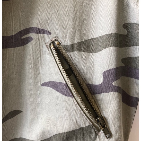 Monteau ♥️ Camo Jacket With Love Sign - Picture 6 of 7